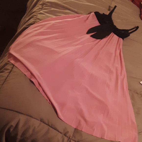 Dress 💃🏻 - Picture 2 of 5